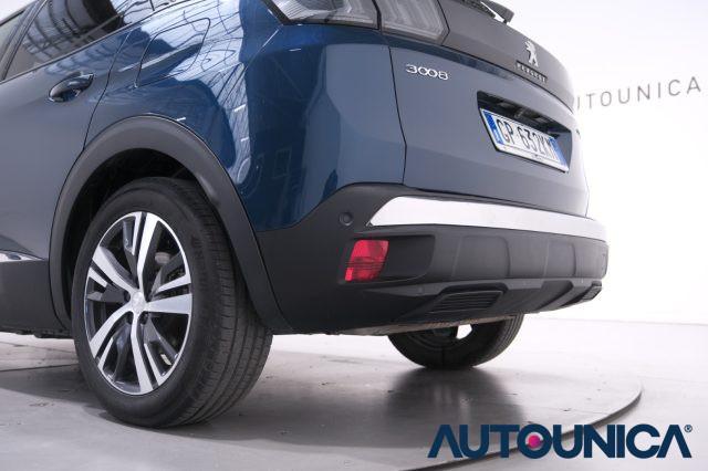 PEUGEOT 3008 HYBRID4 300 E-EAT8 ALLURE PACK
