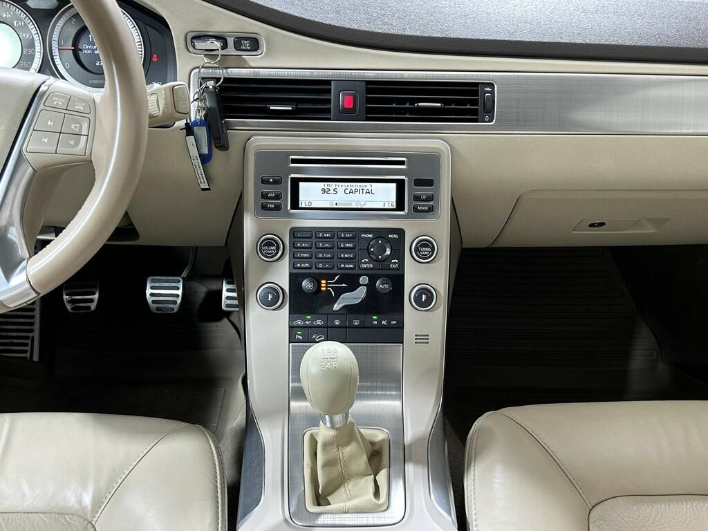 Volvo XC70 2.4 D4 ved (d3) Momentum awd