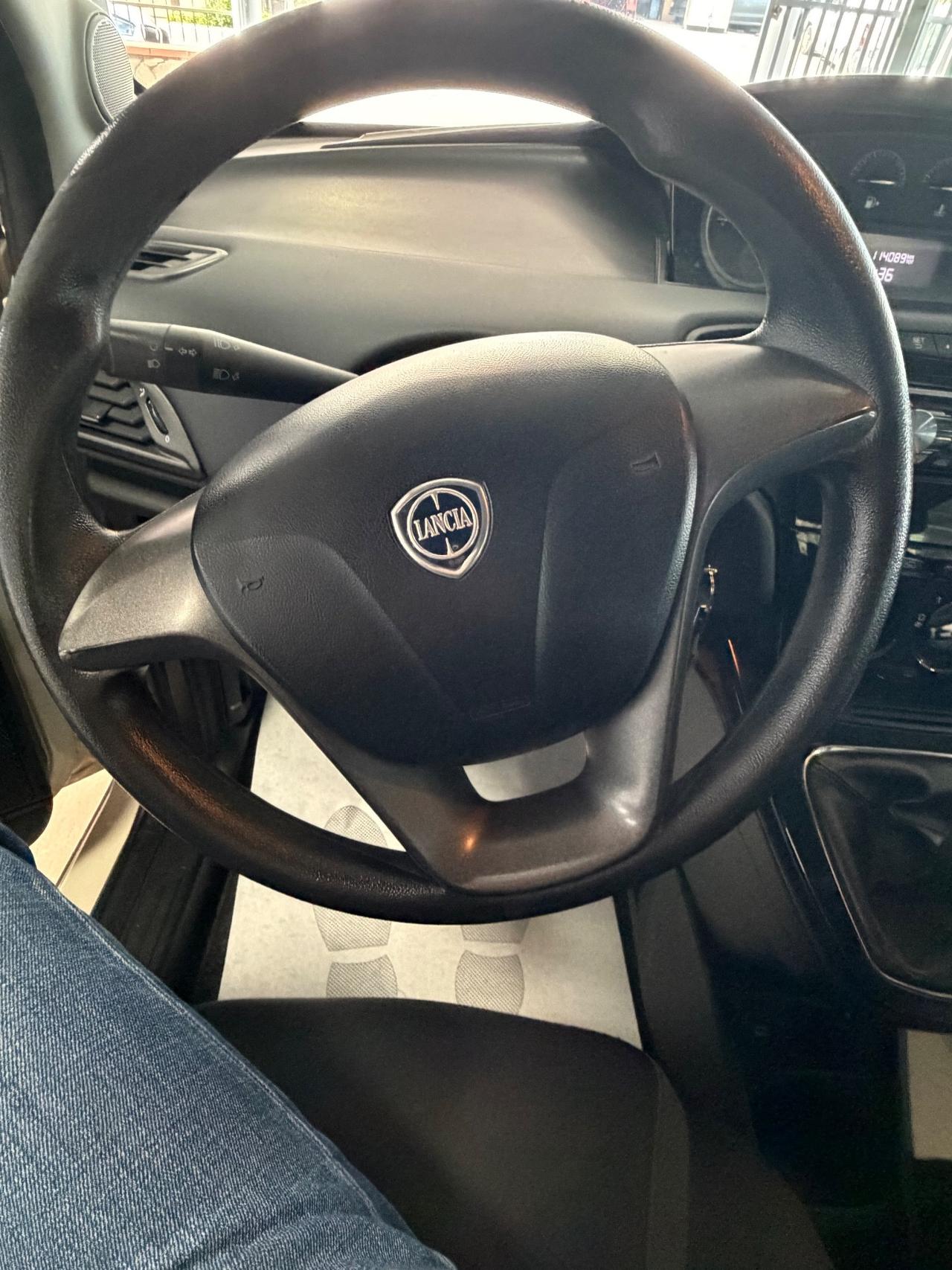 Lancia Ypsilon 1.3 MJT 16V 95 CV 5 porte S&S Silver