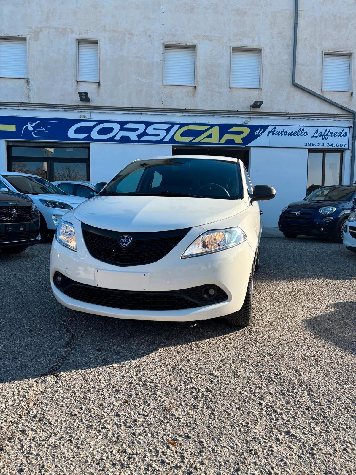 Lancia Ypsilon 1.2 69 CV 5 porte Elefantino Blu