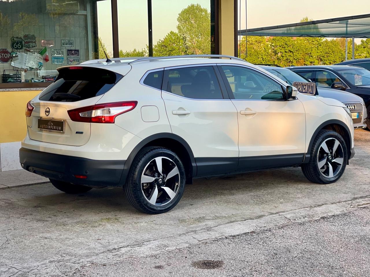 Nissan Qashqai 1.5 dCi 8kw N-Connecta Full op UNIP