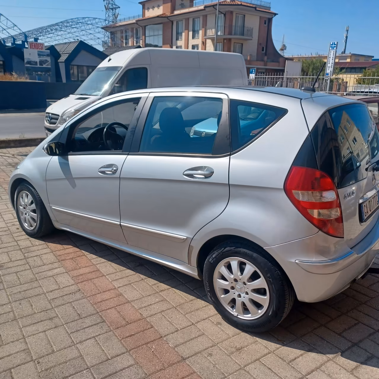 AUTOMATICA NEOPATENTATI CLASSE A 2.0TDI CON GANCIO DI TRAINO