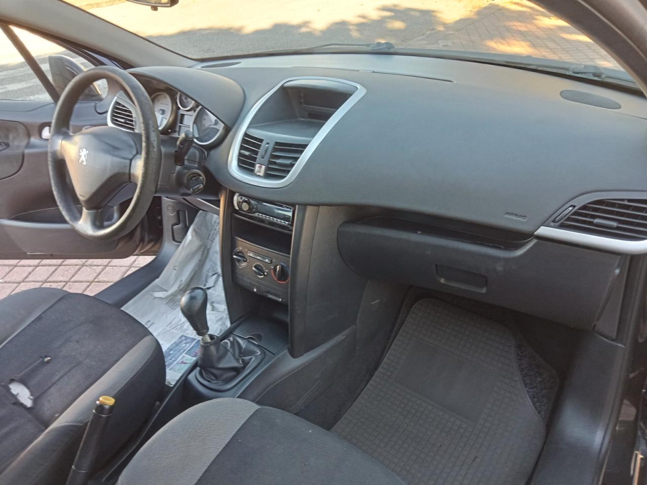 Peugeot 207 1.4 HDi 70CV 5p