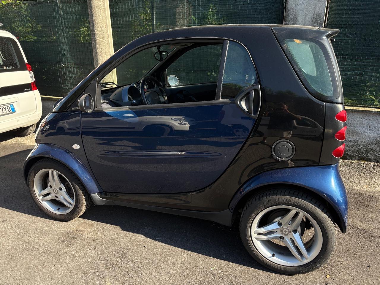 Smart ForTwo 700 coupé pure (37 kW)