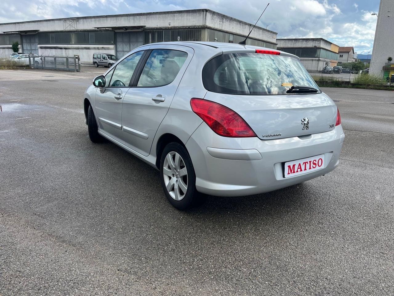 Peugeot 308 1.6 HDi 110CV 5p. Féline (6 Marce)