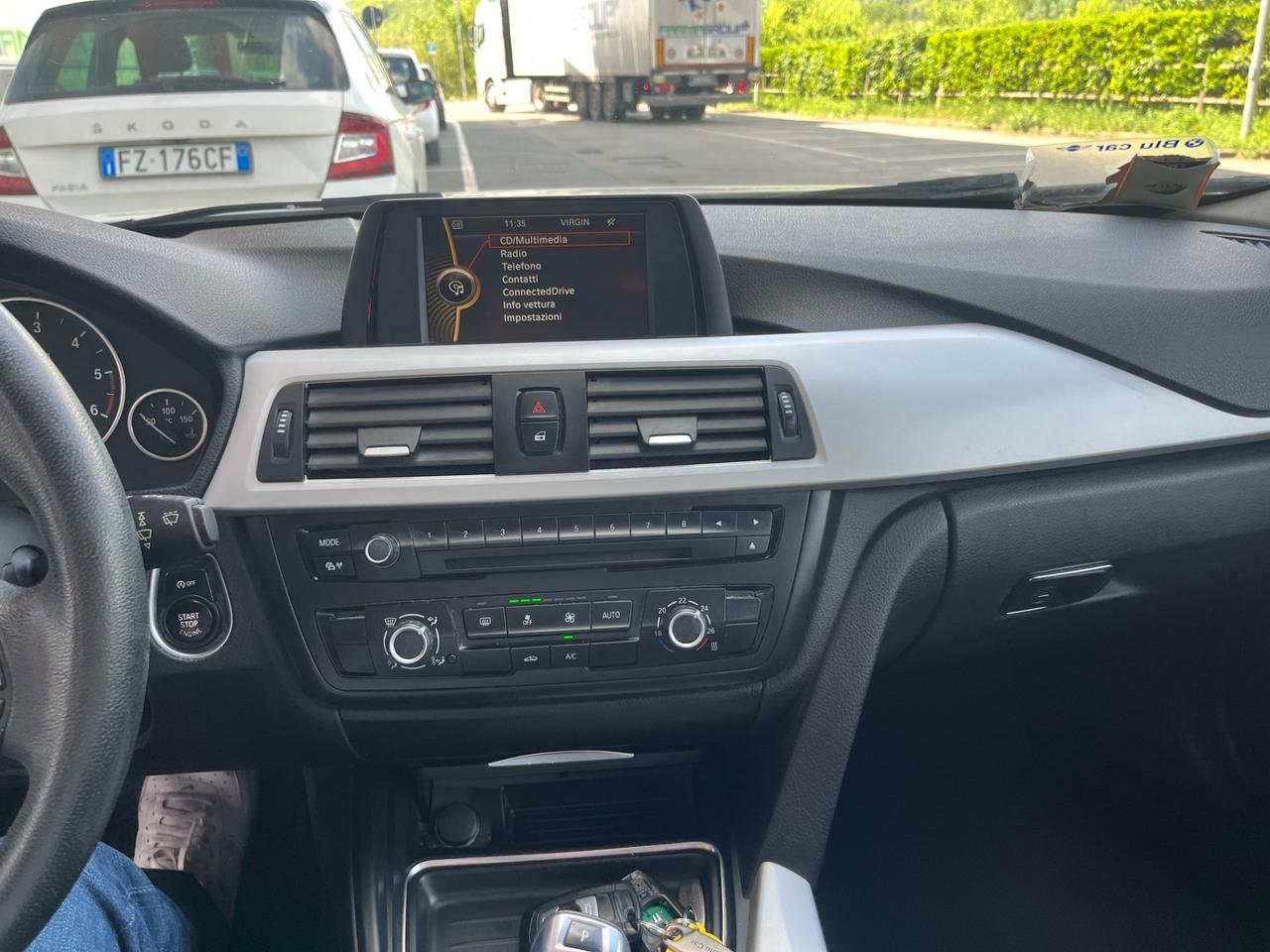 Bmw 318 318d Touring Business automatico 2013 2.0 DIESEL