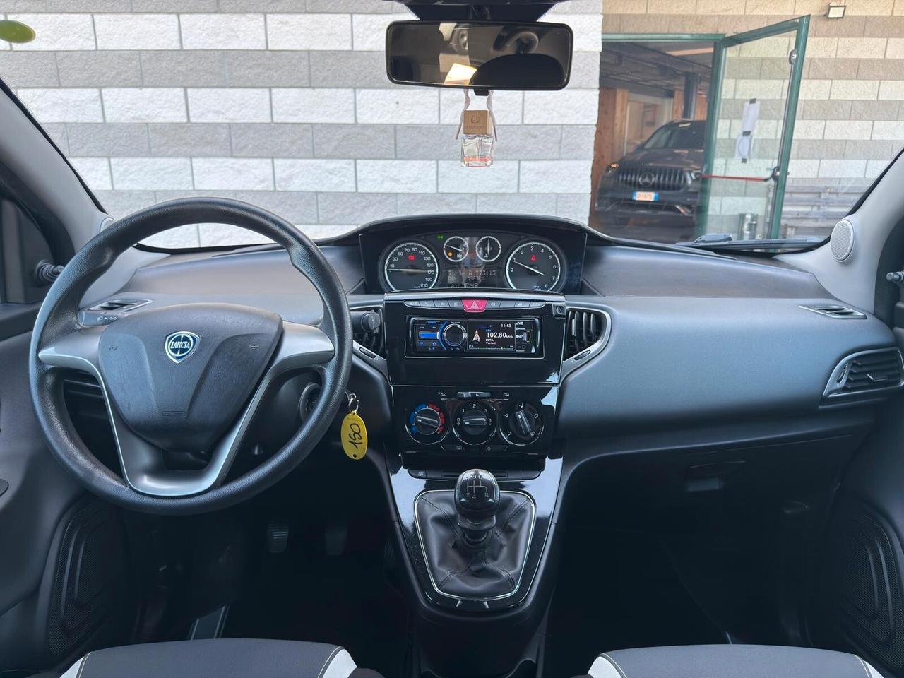 Lancia Ypsilon 1.2 69 CV 5 porte Silver