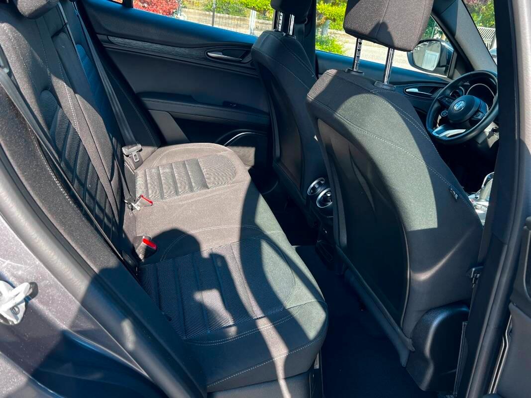 Alfa Romeo Stelvio 2.2 t Business rwd 160cv auto