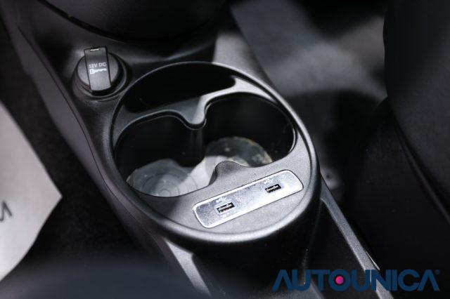 FIAT 500 1.0 HYBRID DOLCEVITA TETTO PANORAMA NEOPATENTATI