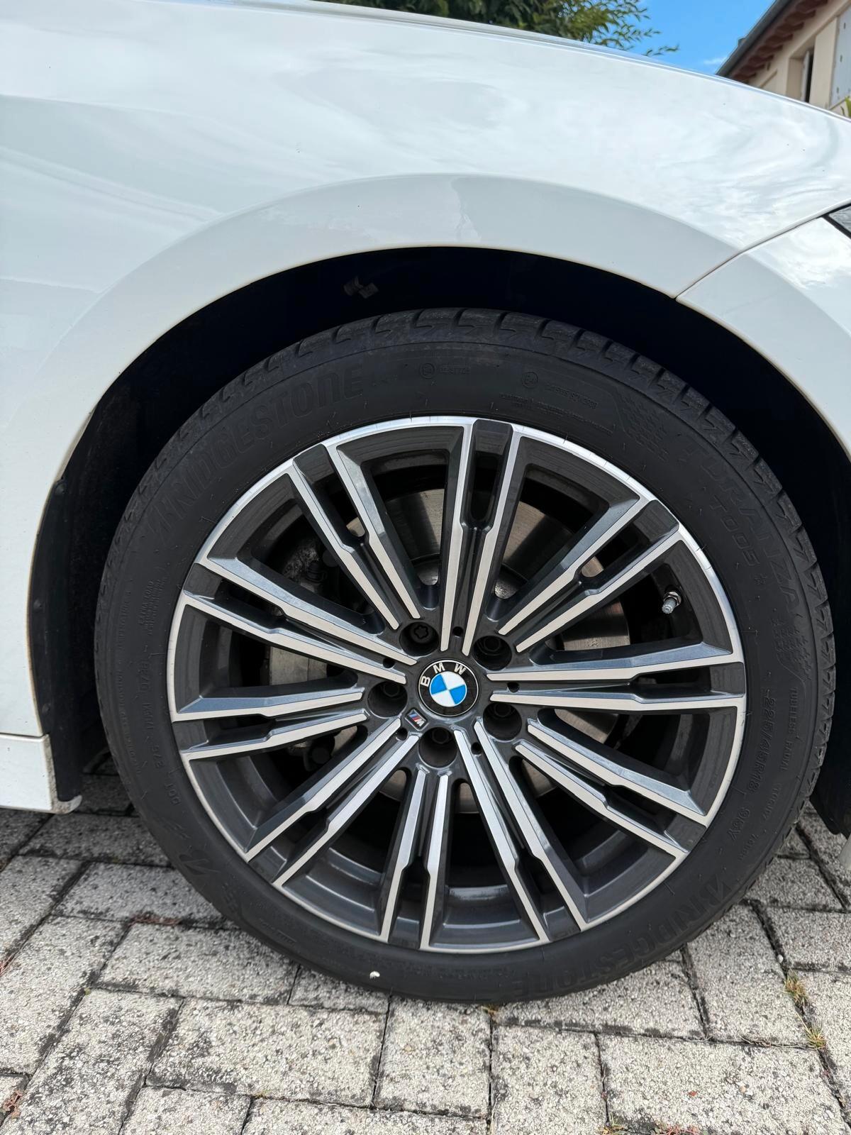 Bmw 330i Touring Msport + Book service BMW