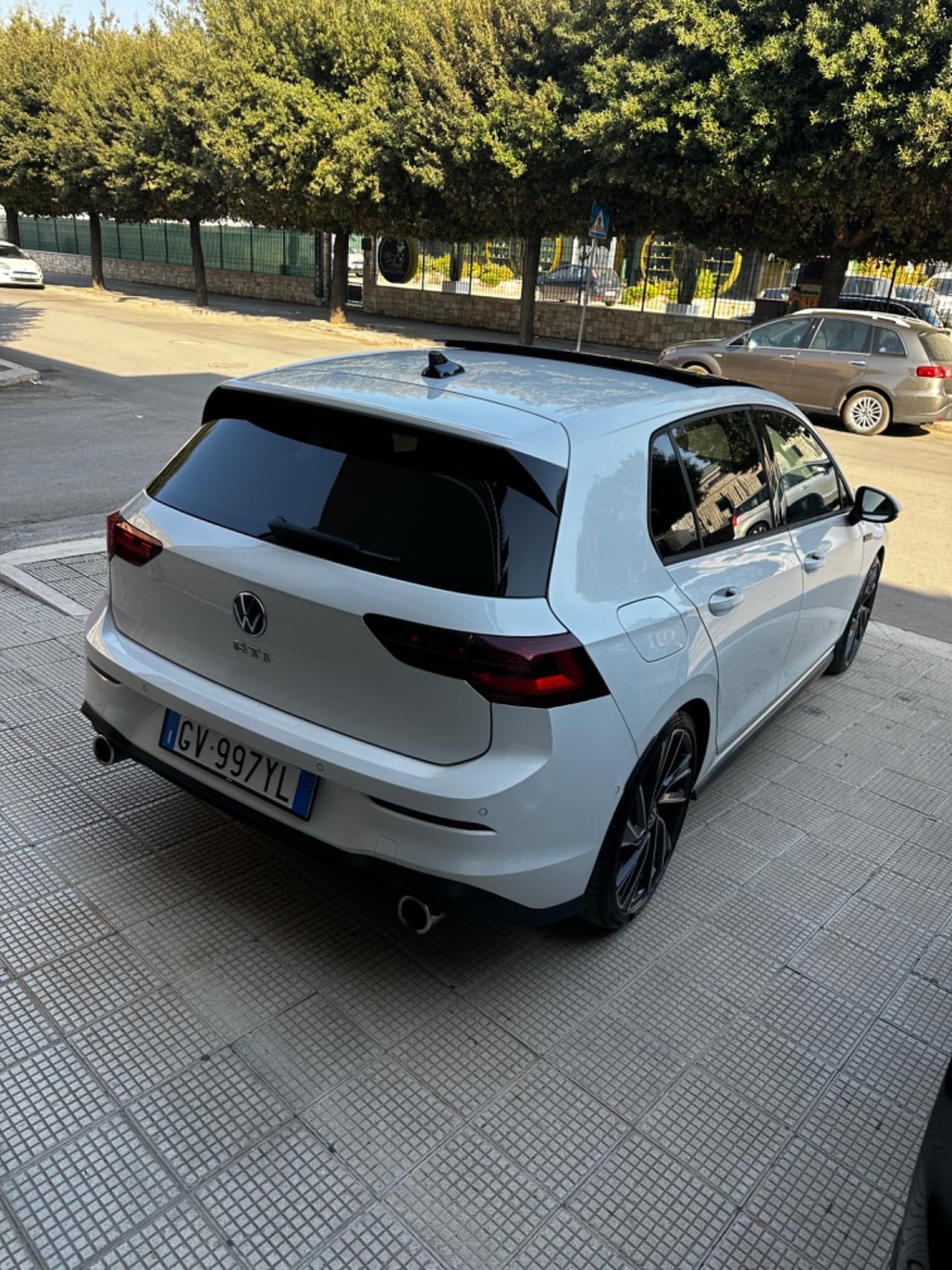 Volkswagen Golf 8 GTI Tetto apribile Navi Perfetta