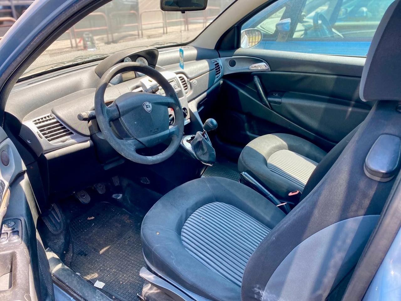 2 Lancia Ypsilon -Fiat idea - Opel meriva - IN BLOCCO