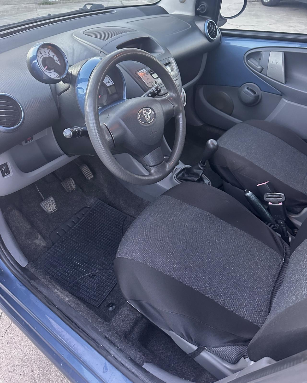 Toyota Aygo 1.0 VVT-i 68cv 5 porte Sound