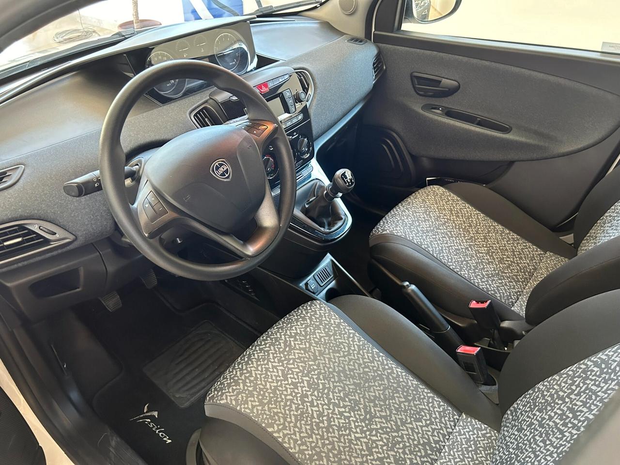 Lancia Ypsilon 1.2 69 CV 5 porte Elefantino Blu