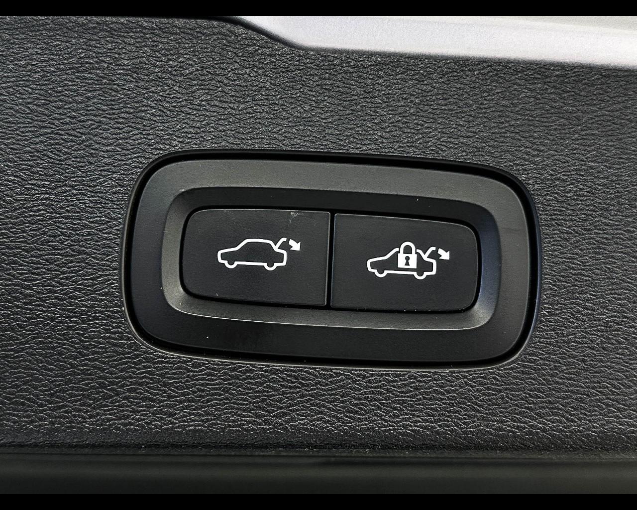VOLVO V60 T6 Recharge AWD Plug-in Hybrid Inscription