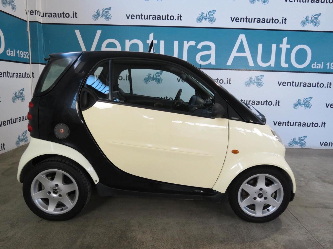 Smart 700 city-coupé pure (45 kW)