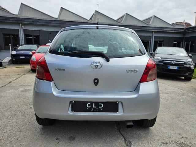 TOYOTA Yaris 1.0 5 porte
