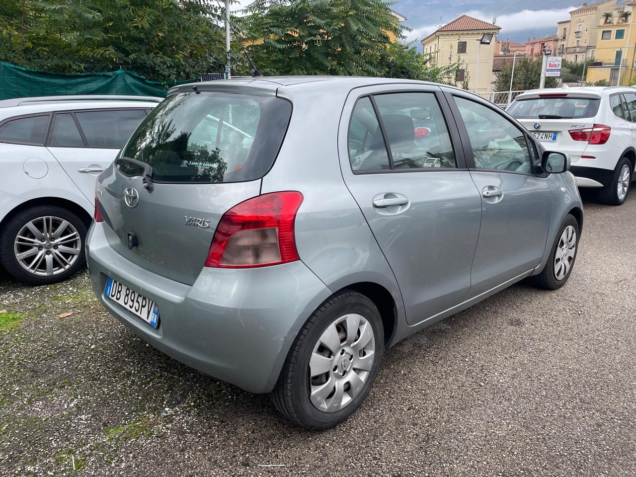 Toyota Yaris 1.3 gpl