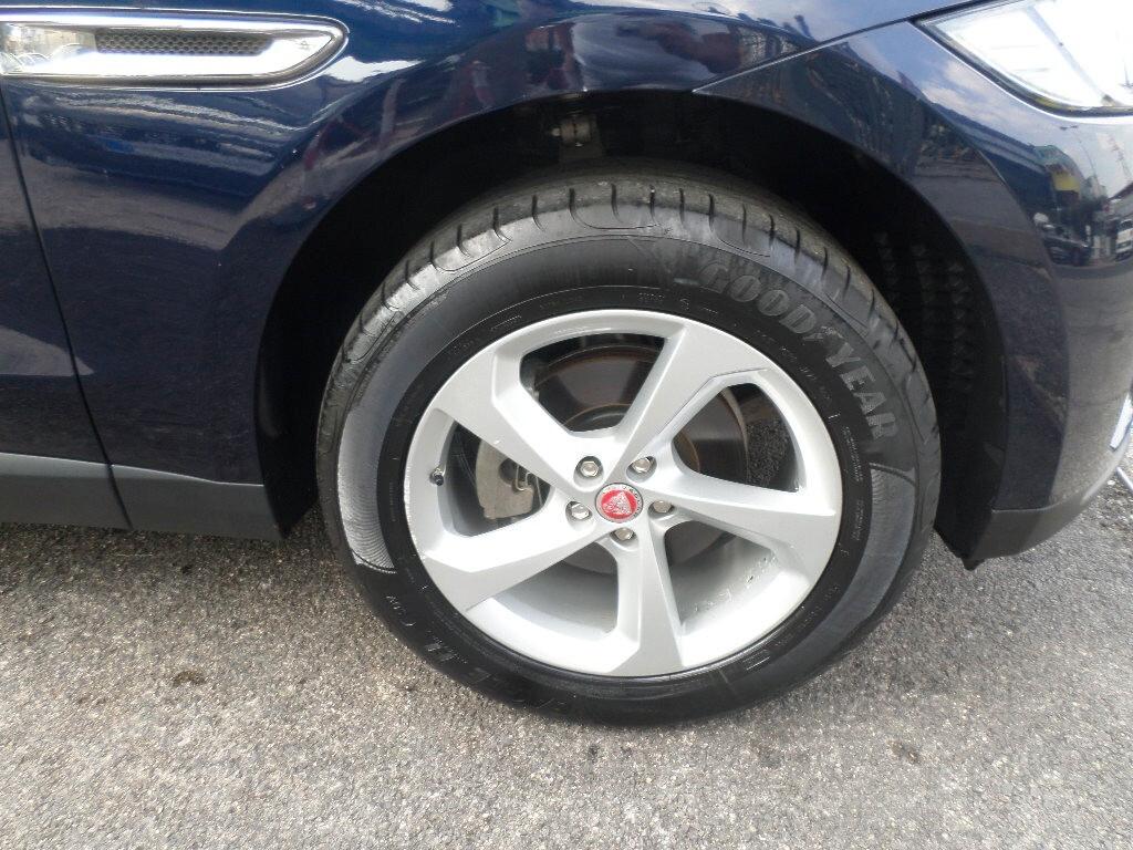 Jaguar F-Pace 2.0 D 180 CV AWD aut. Prestige