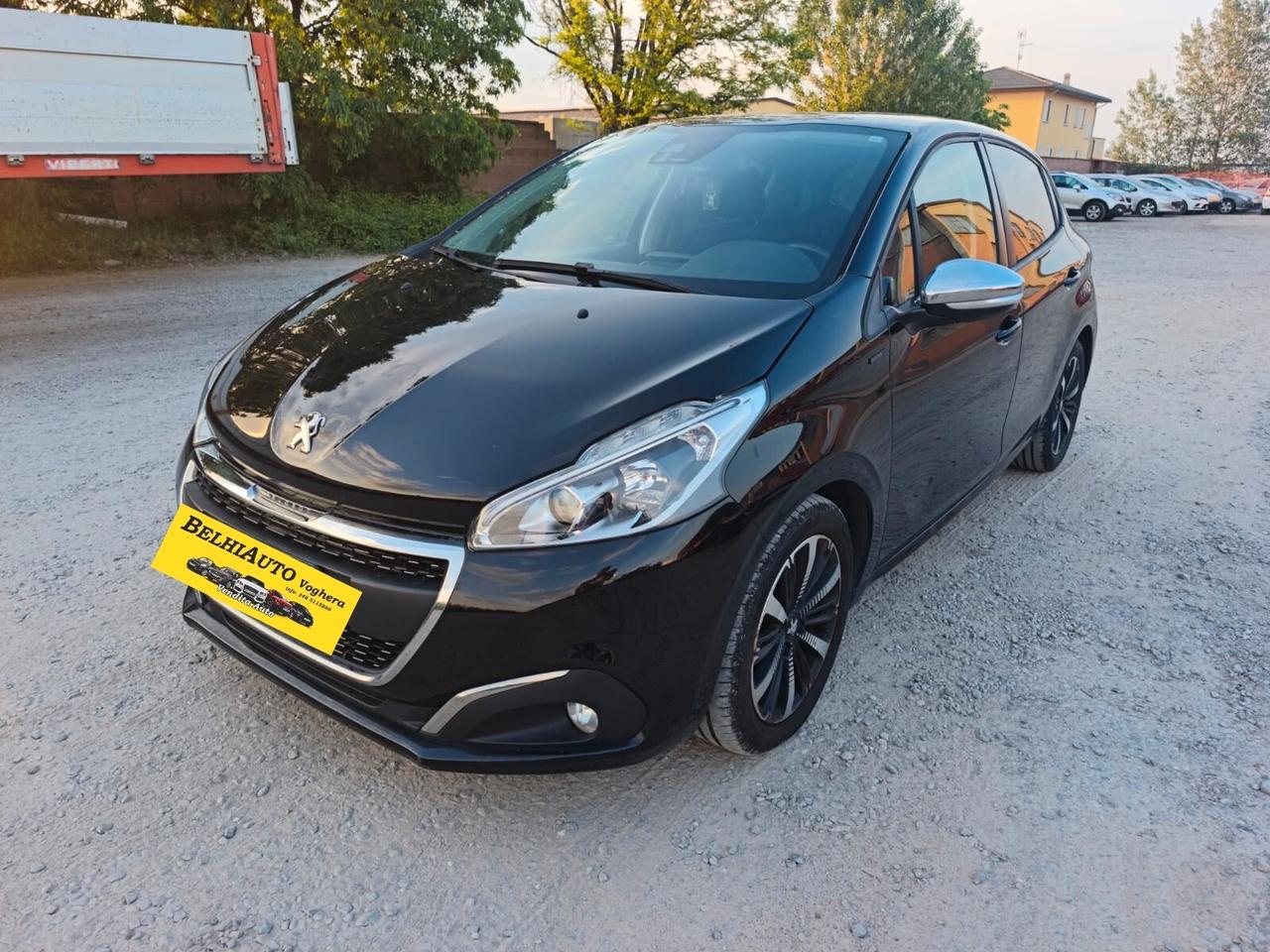 Peugeot 208 2019----1.2 Benzina Neopatentati