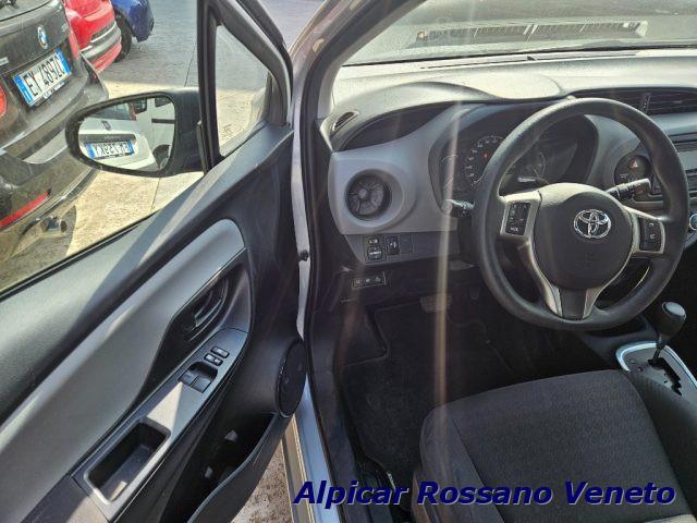 TOYOTA Yaris 1.5 Hybrid 5 porte Cool hat chback