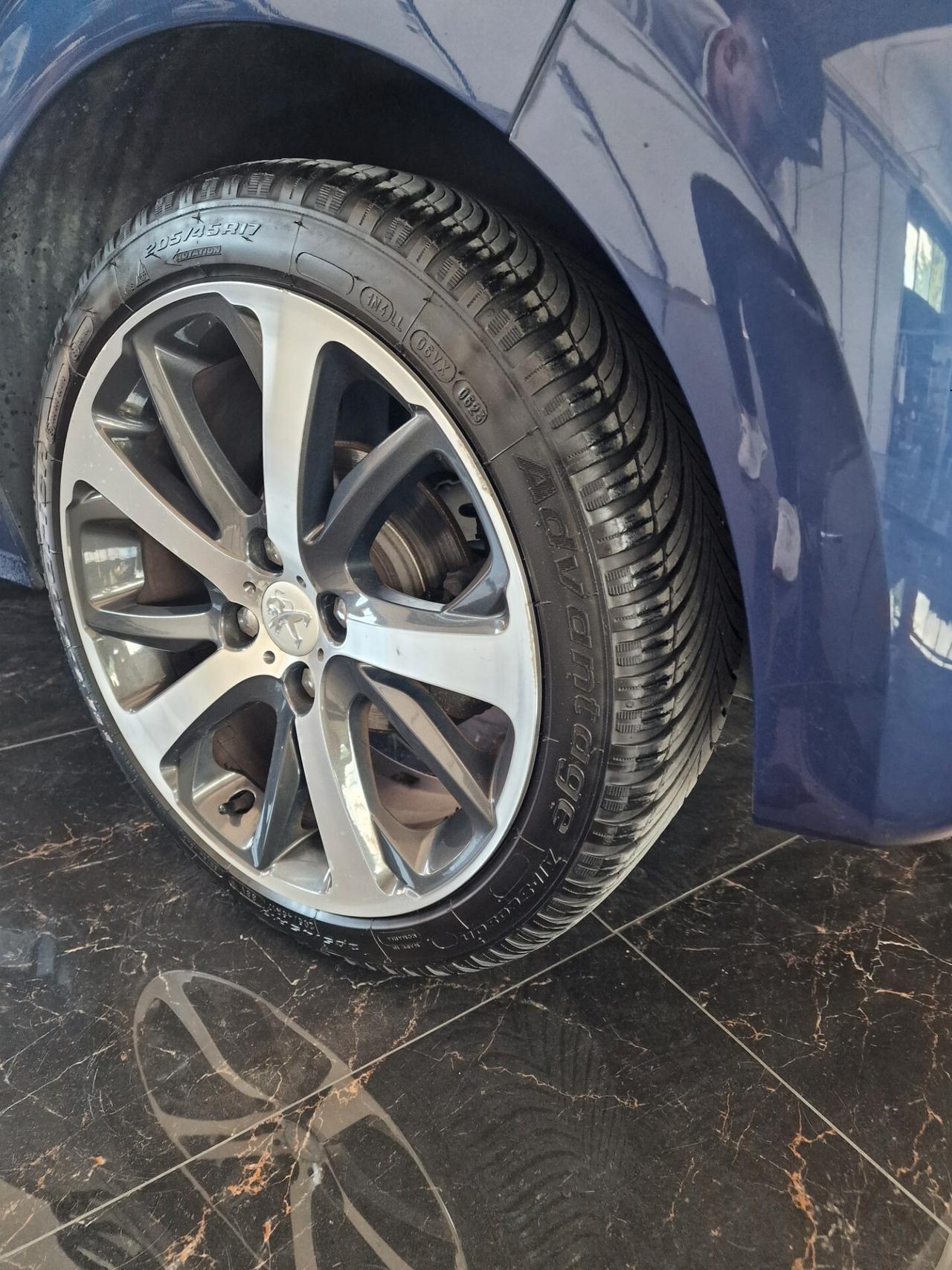 Peugeot 208 1.6 e-HDi 115 CV Stop&Start 5 porte Allure