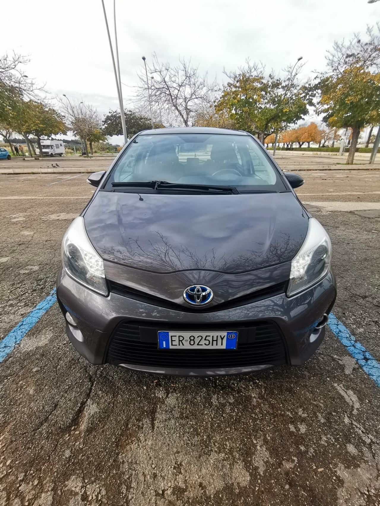 Toyota Yaris 1.5 Hybrid 5P. Lounge 2013