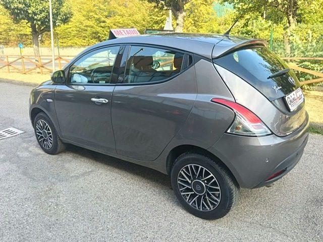 LANCIA Ypsilon 0.9 TwinAir 85 CV 5 porte Metano Ecochic Gold