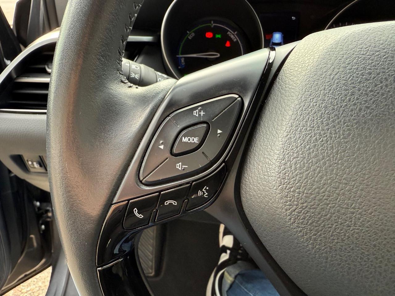 TOYOTA C-HR 1.8 Hybrid E-CVT Lounge