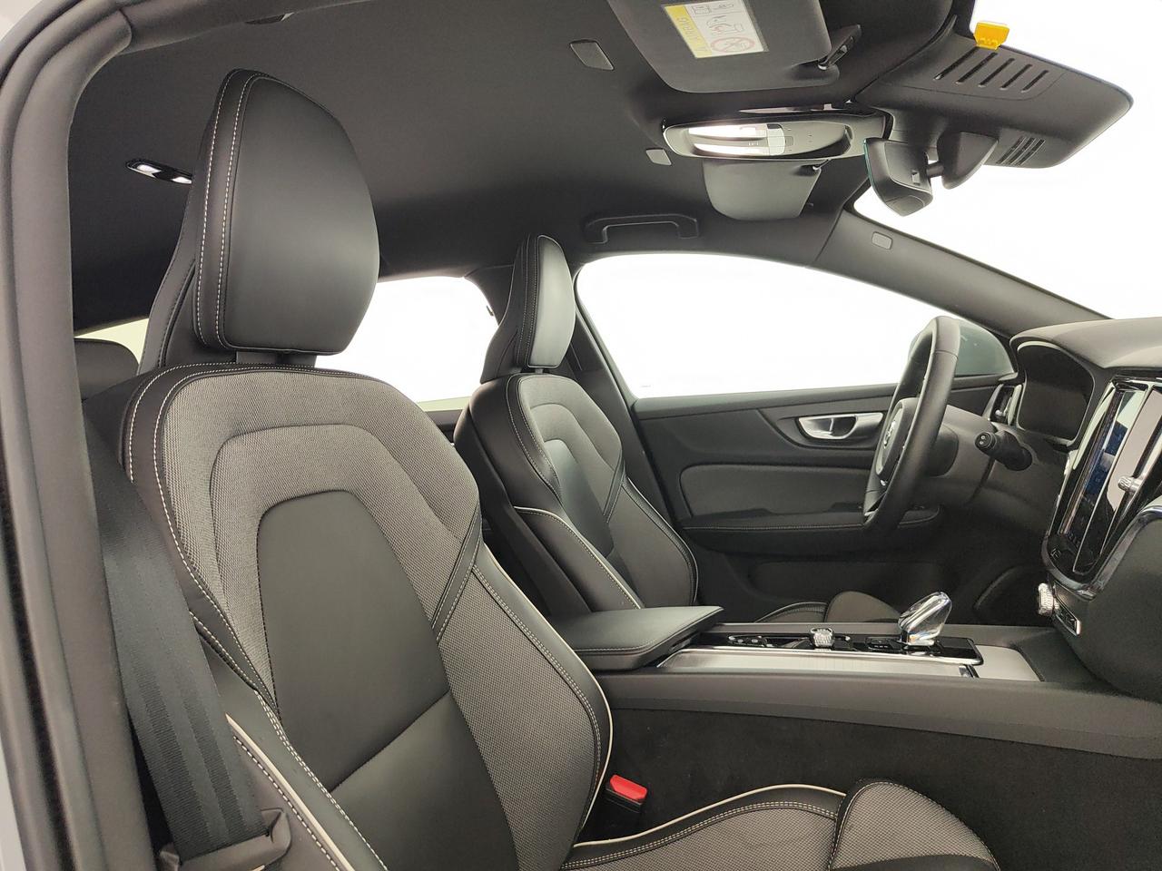 VOLVO V60 Cross Country 2.0 b4 Plus awd auto