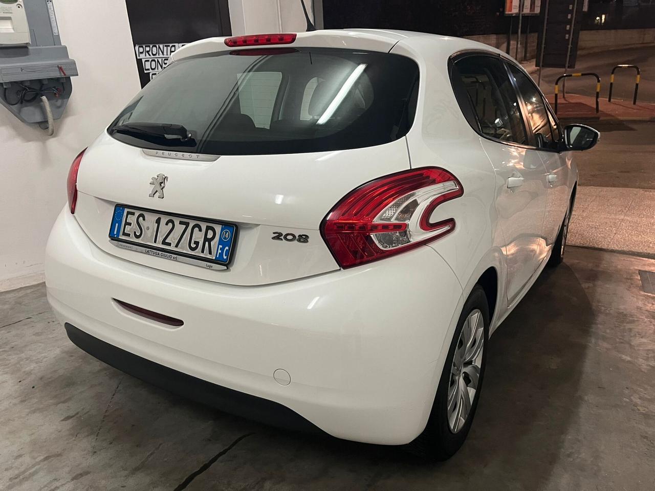 Peugeot 208 1.4 HDi 68 CV 5 porte Allure