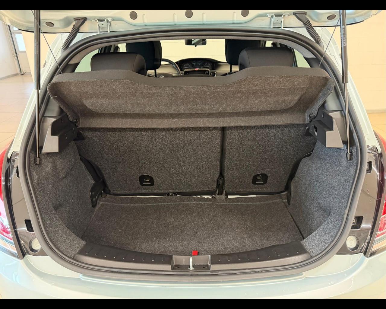 LANCIA Ypsilon 3ª serie - Ypsilon 1.0 FireFly 5 porte S&S Hybrid Silver