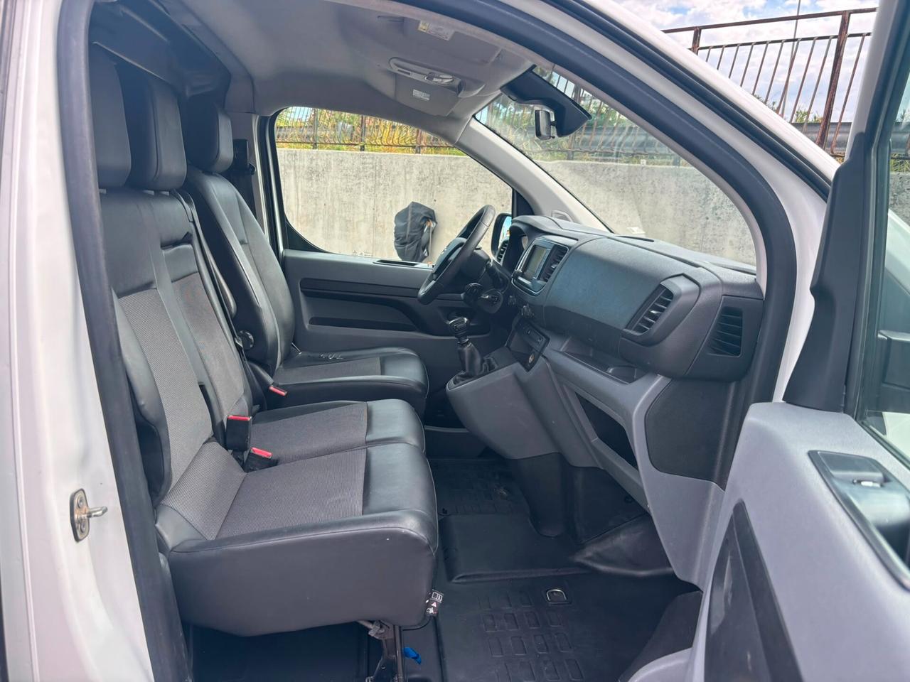 OPEL VIVARO 1.5 DIESEL 120 CV – 2020 – PORTATA 1.004 KG