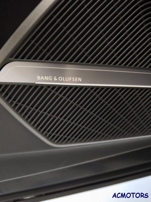 AUDI Q5 40 TDI 204 CV quattro S tronic Identity Black