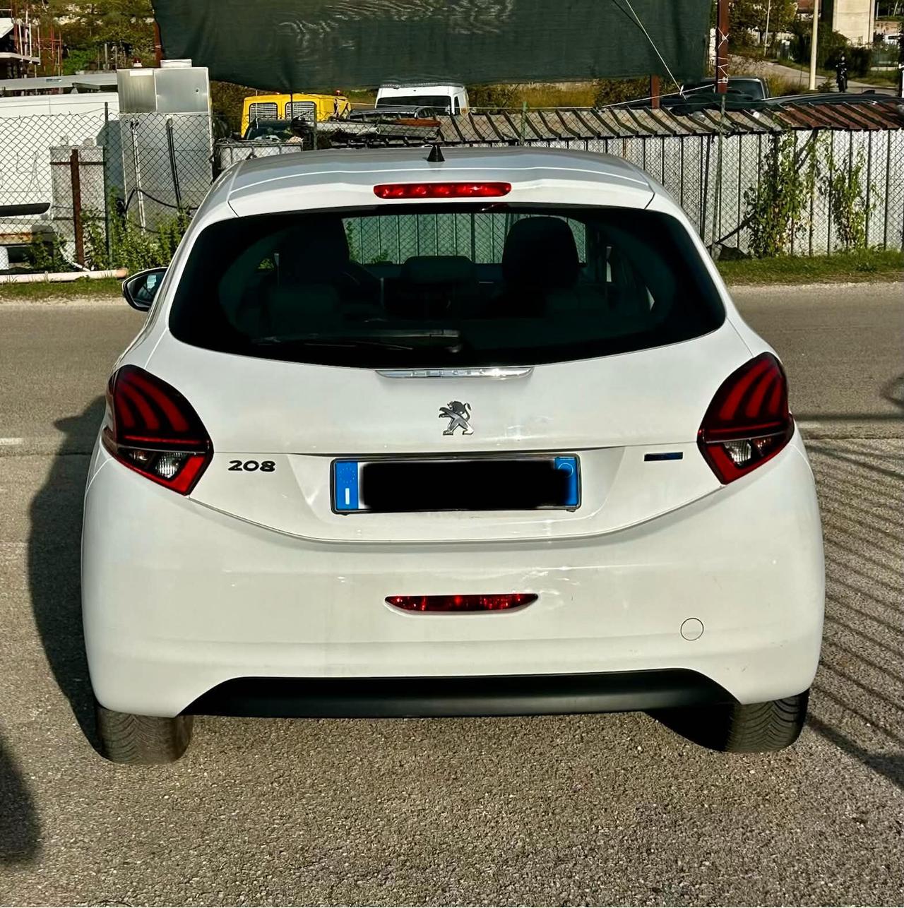 Peugeot 208 BlueHDi 75 5 porte EURO 6 NEOPATENTATI