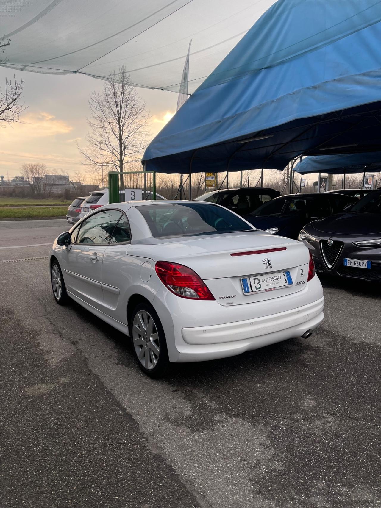 Peugeot 207 1.6 VTi 120CV CC Féline