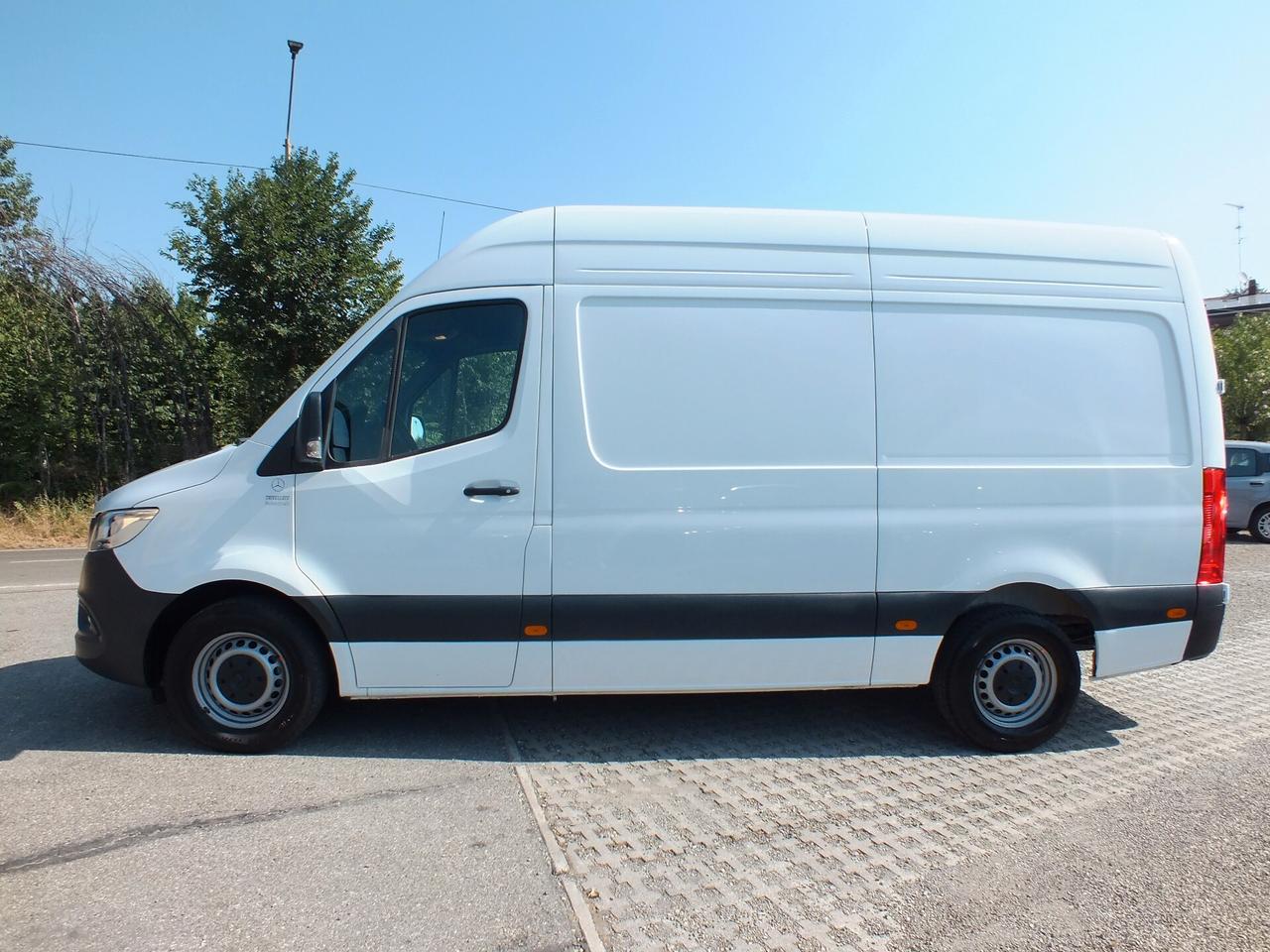 M.B SPRINTER AUTOMATICO COIBENTATO FRIGO 0-4 GRADI