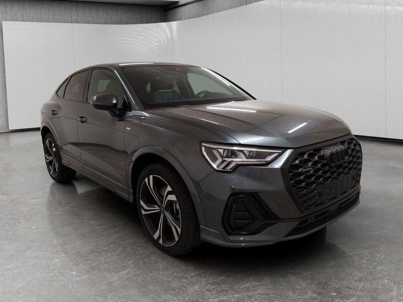 Audi Q3 Sportback 40 2.0 tdi Identity Black quattro 193cv s-tronic