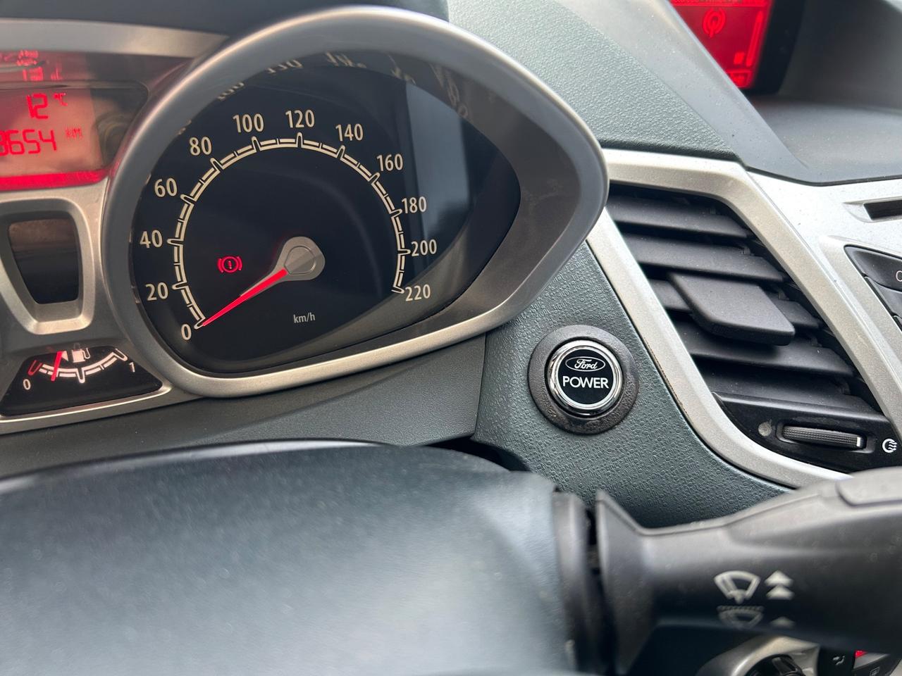 Ford Fiesta 1.4 TDCi 68CV 3 porte Titanium