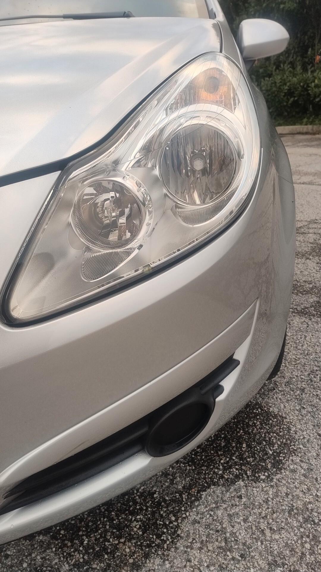 Opel Corsa 1.4 16V 5 porte Cosmo