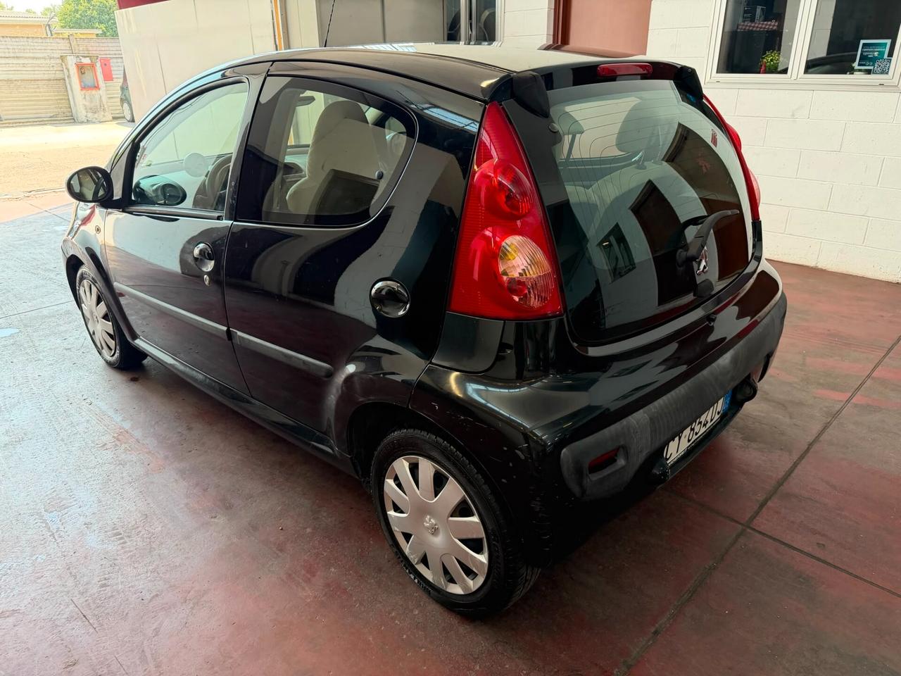 Peugeot 107 1.0 68CV 5p. Sweet Years neopat