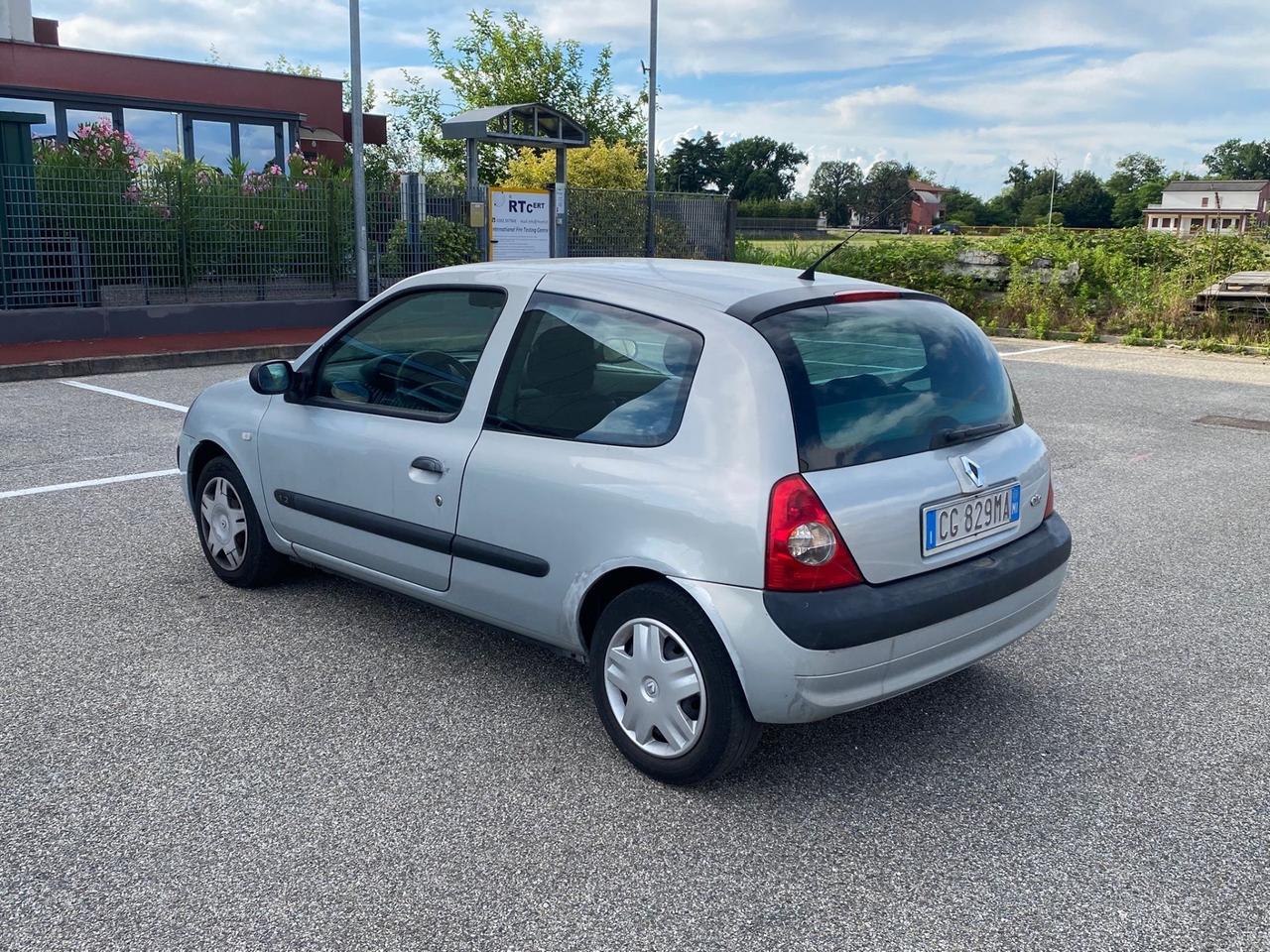 Renault Clio 1.2 16V cat 3 porte Privilège