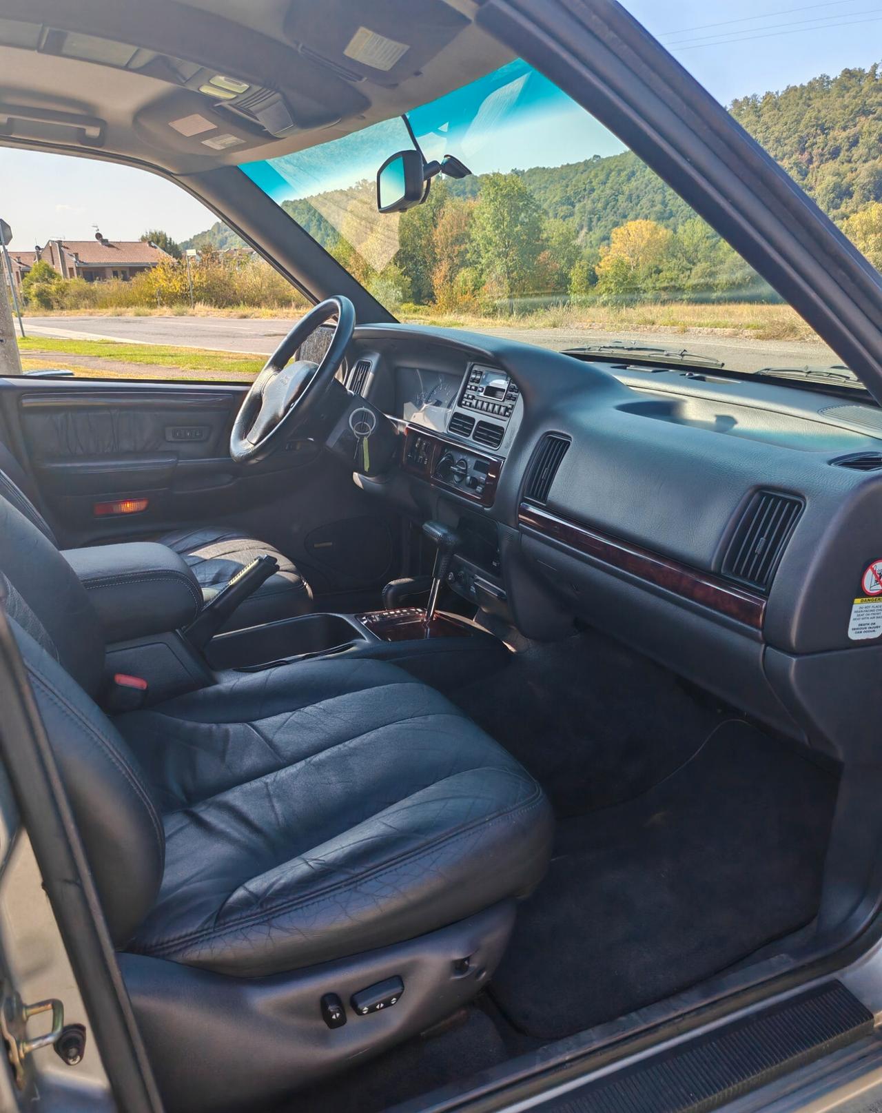 Jeep Grand Cherokee 5.9 4WD Quadra-Trac Limited LX