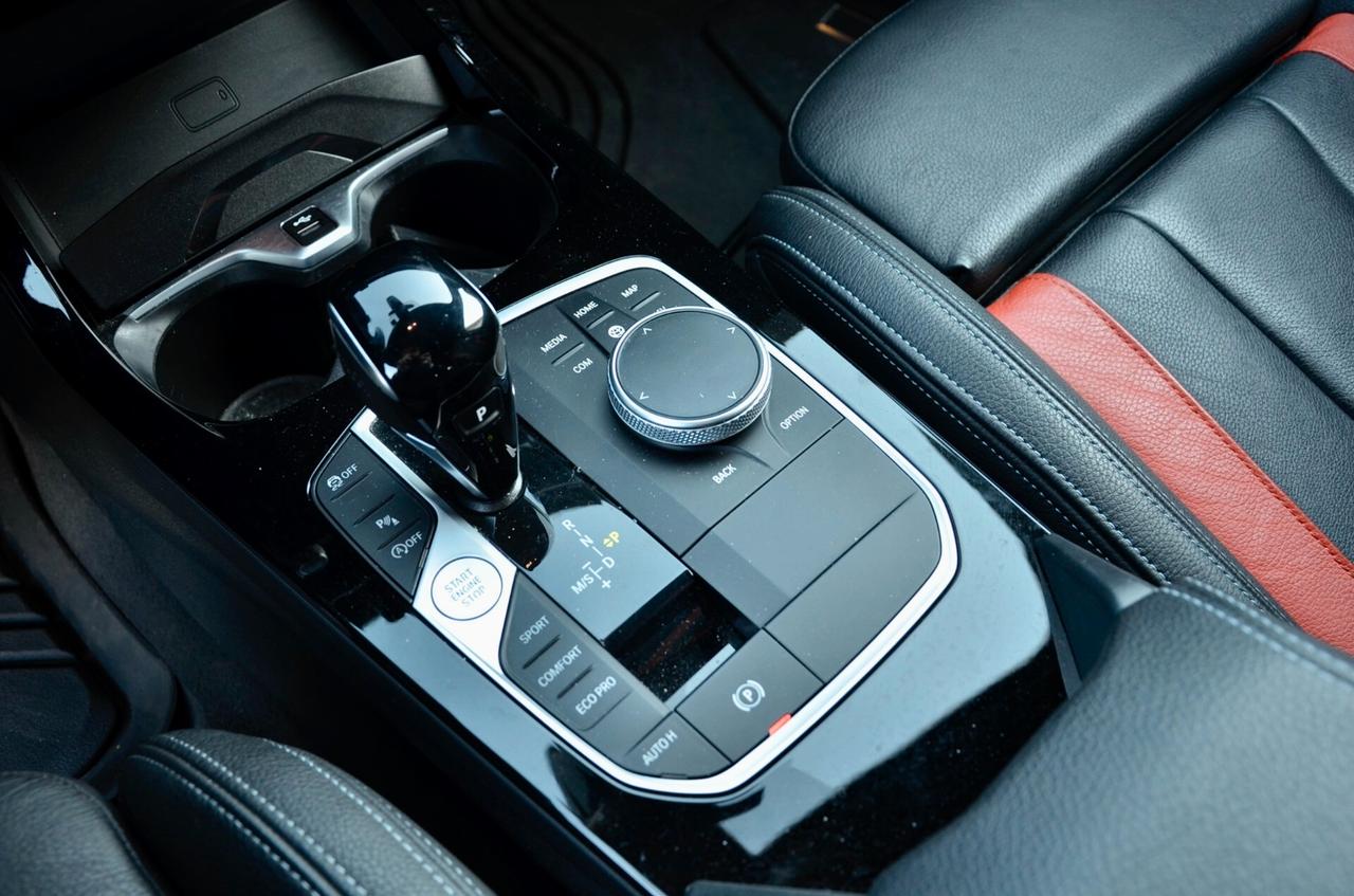 BMW 120i MSPORT PRO 5p 177cv AUTO, PREZZO REALE, GARANZIA BMW 5/27, SERVICE PACK 5/28, UNICOPROPRIETARIO, COLOR VISIONE EDITION, MBRAKES, HIGH BEAM, SEDILI SPORTIVI, PERMUTE