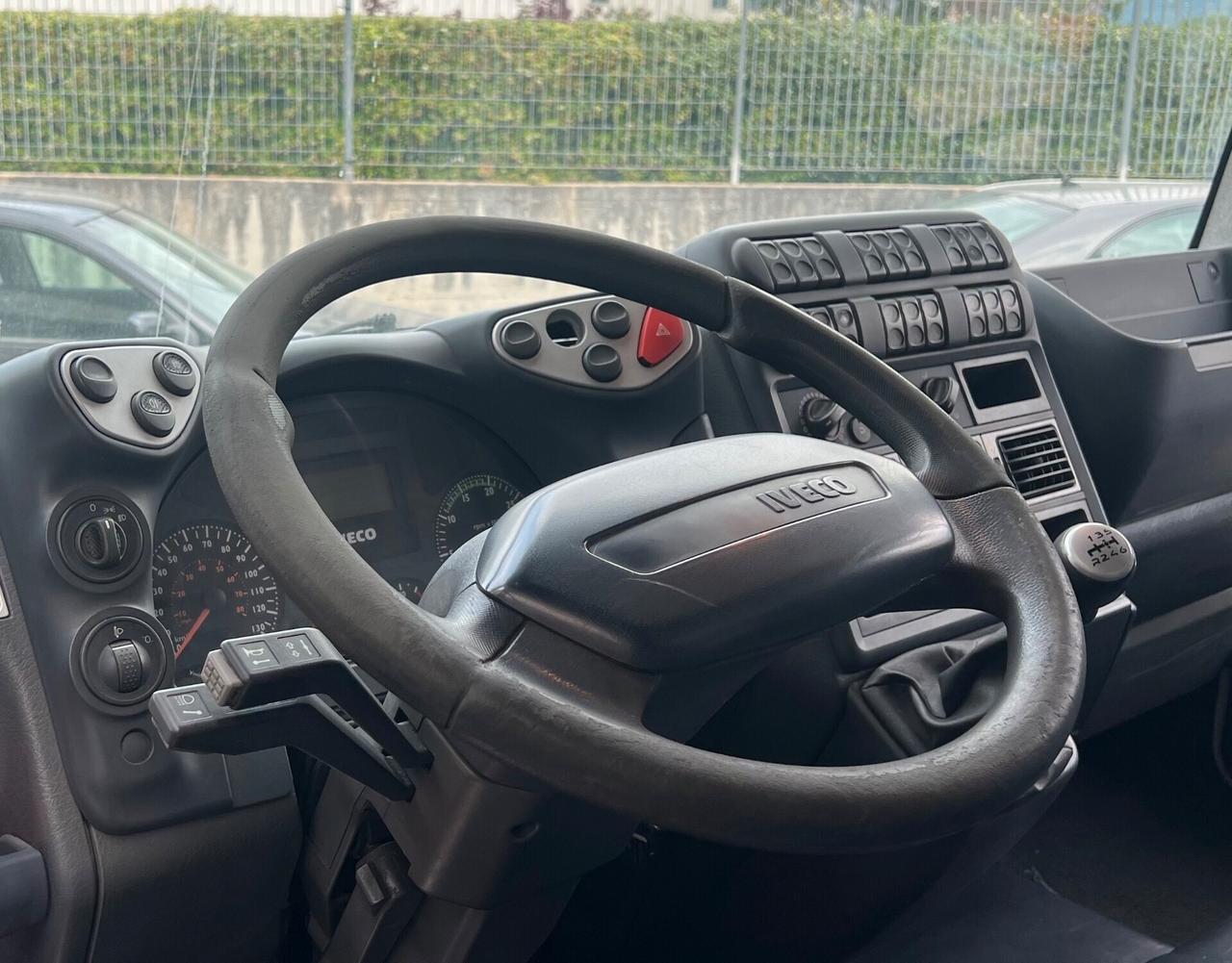 IVECO EUROCARGO 75 E 14 CON SPONDA IDRAULICA