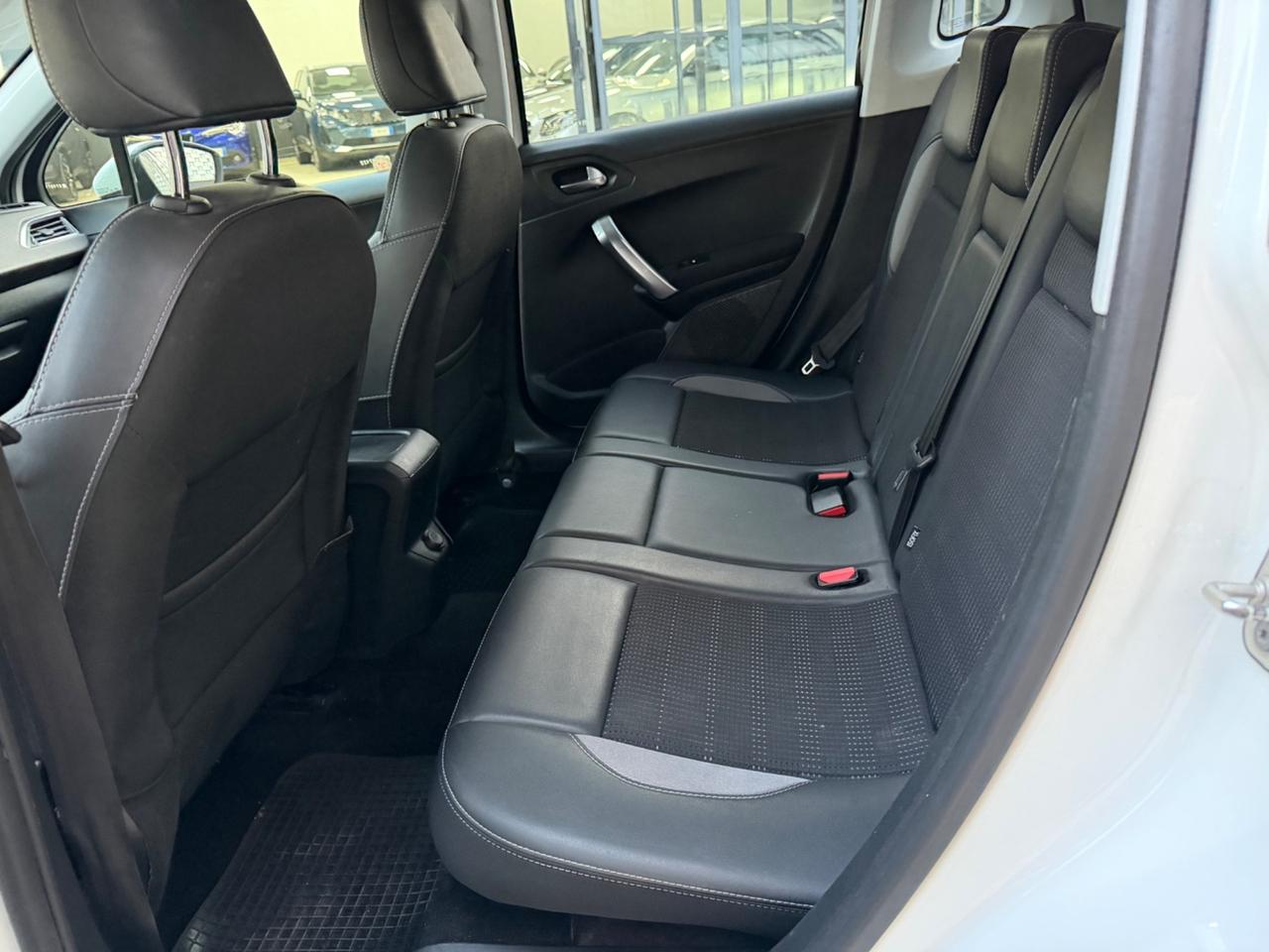 Peugeot 2008 BlueHDi 100 S&S Allure 2020
