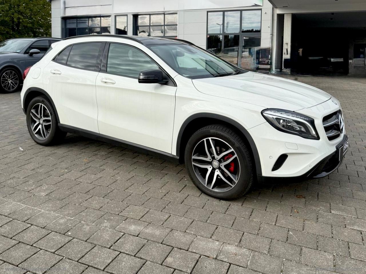 MERCEDES-BENZ GLA 220d Automatic 4Matic Sport TETTO LED PELLE