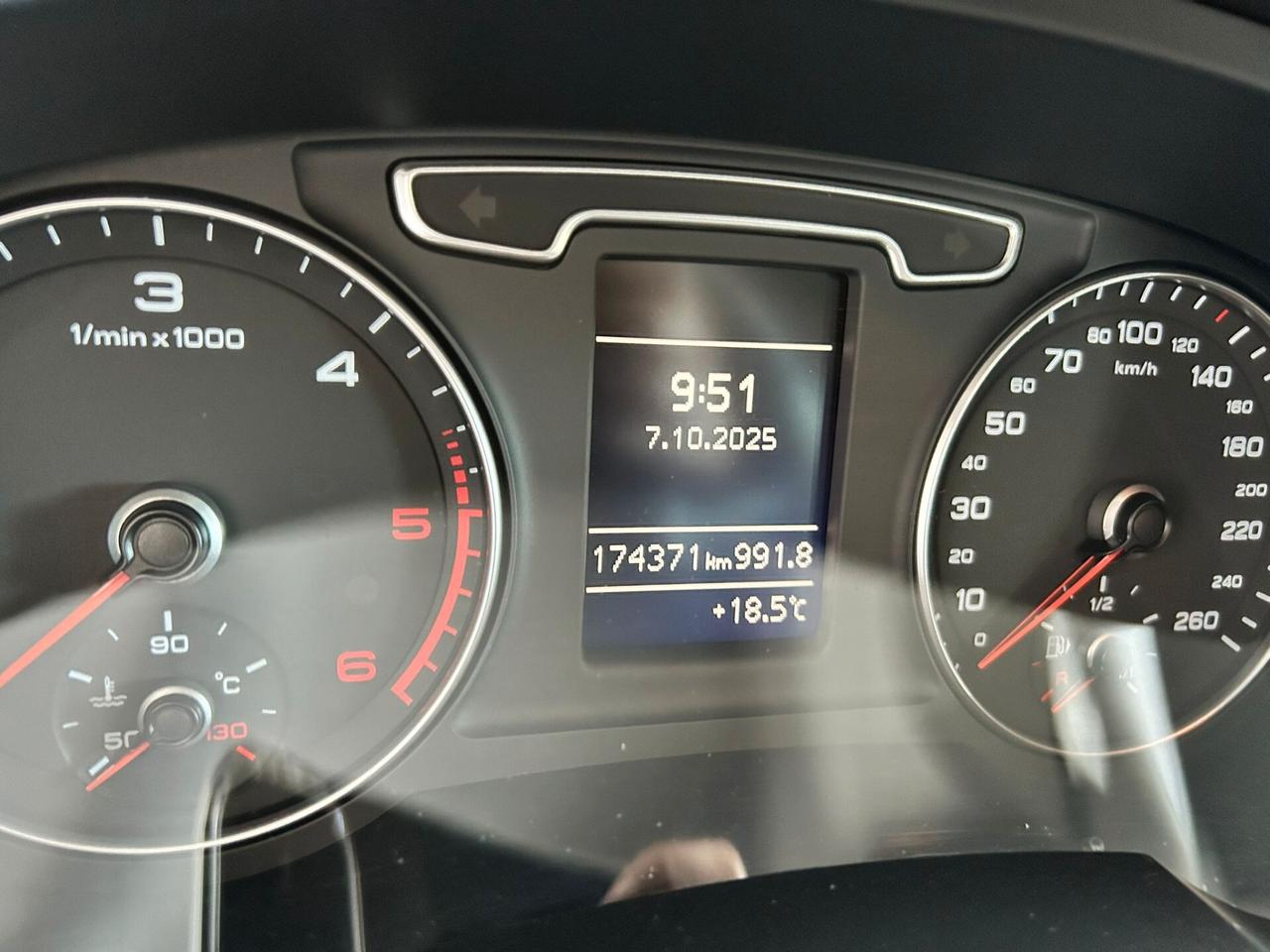 Audi Q3 2.0 TDI x neopatentati 2012