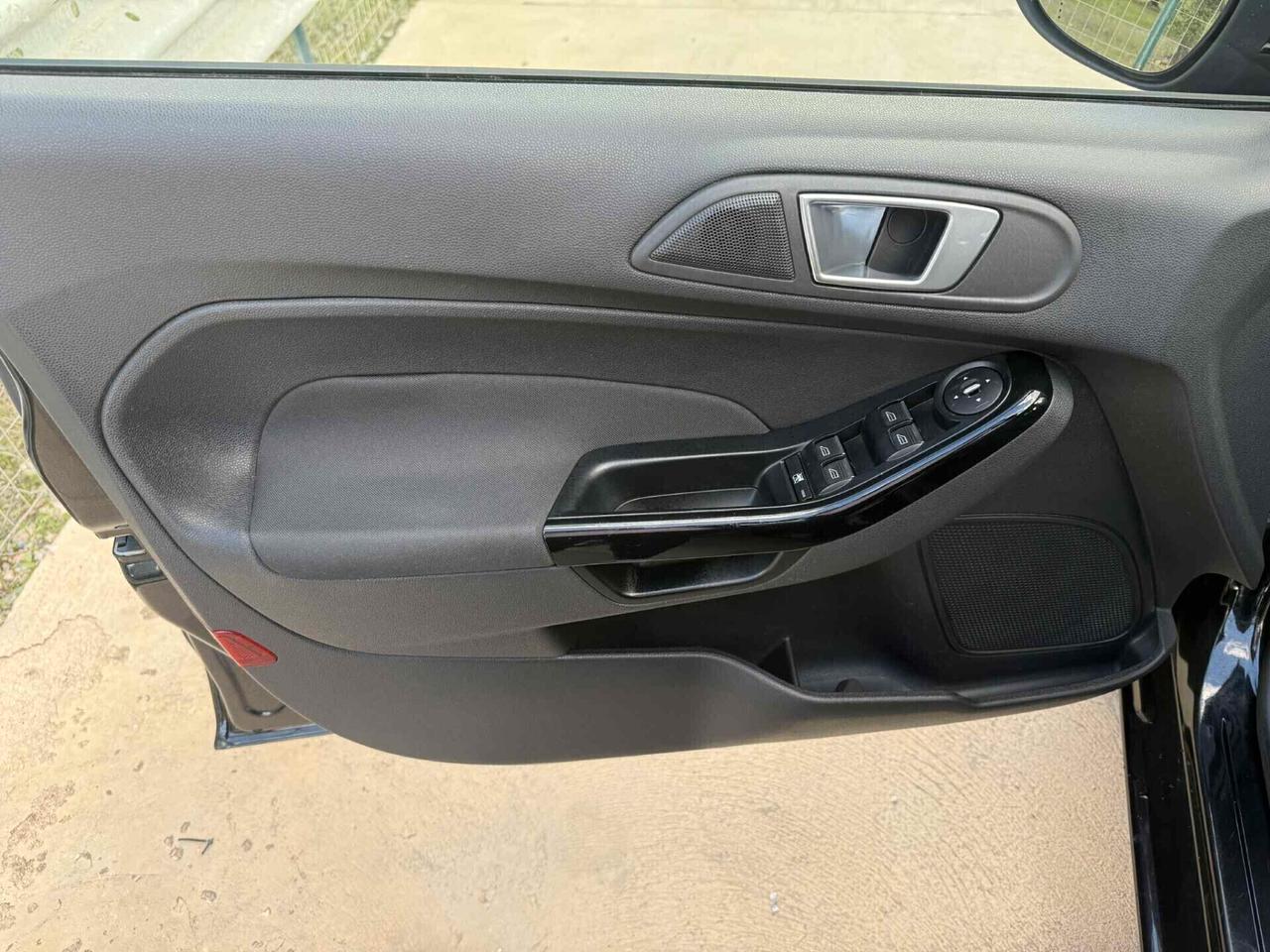 Ford Fiesta 1.4 5p. Bz.- GPL Titanium 163000KM 2013