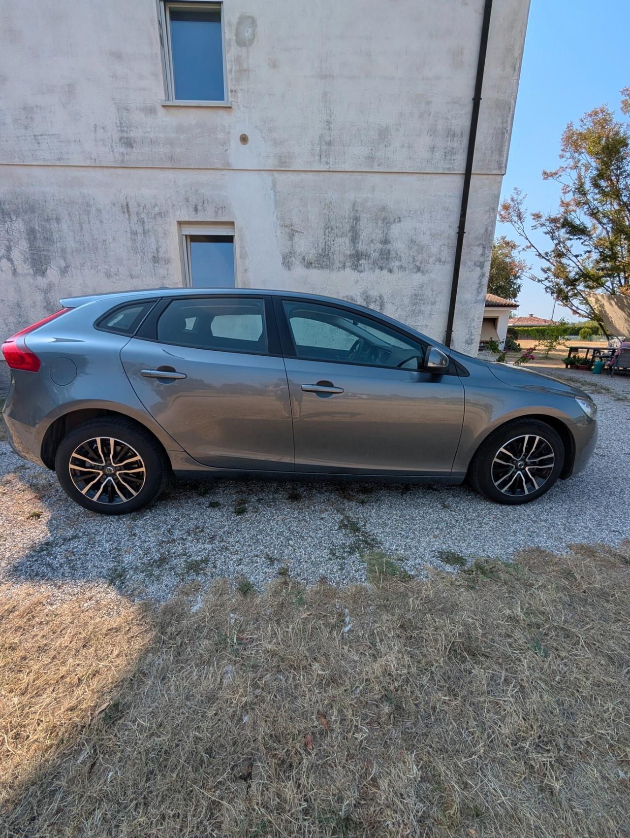 Volvo V40 D2 Momentum